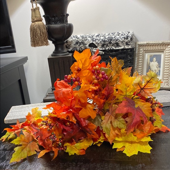 Other - 8 VGUC Fall Autumn Themed Leaf Stems!